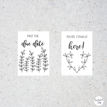 Load image into Gallery viewer, Black and White Pregnancy Milestone Cards
