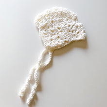 Load image into Gallery viewer, Newborn Bonnet - Apricot Style - Snow
