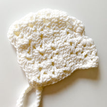 Load image into Gallery viewer, Newborn Bonnet - Apricot Style - Snow
